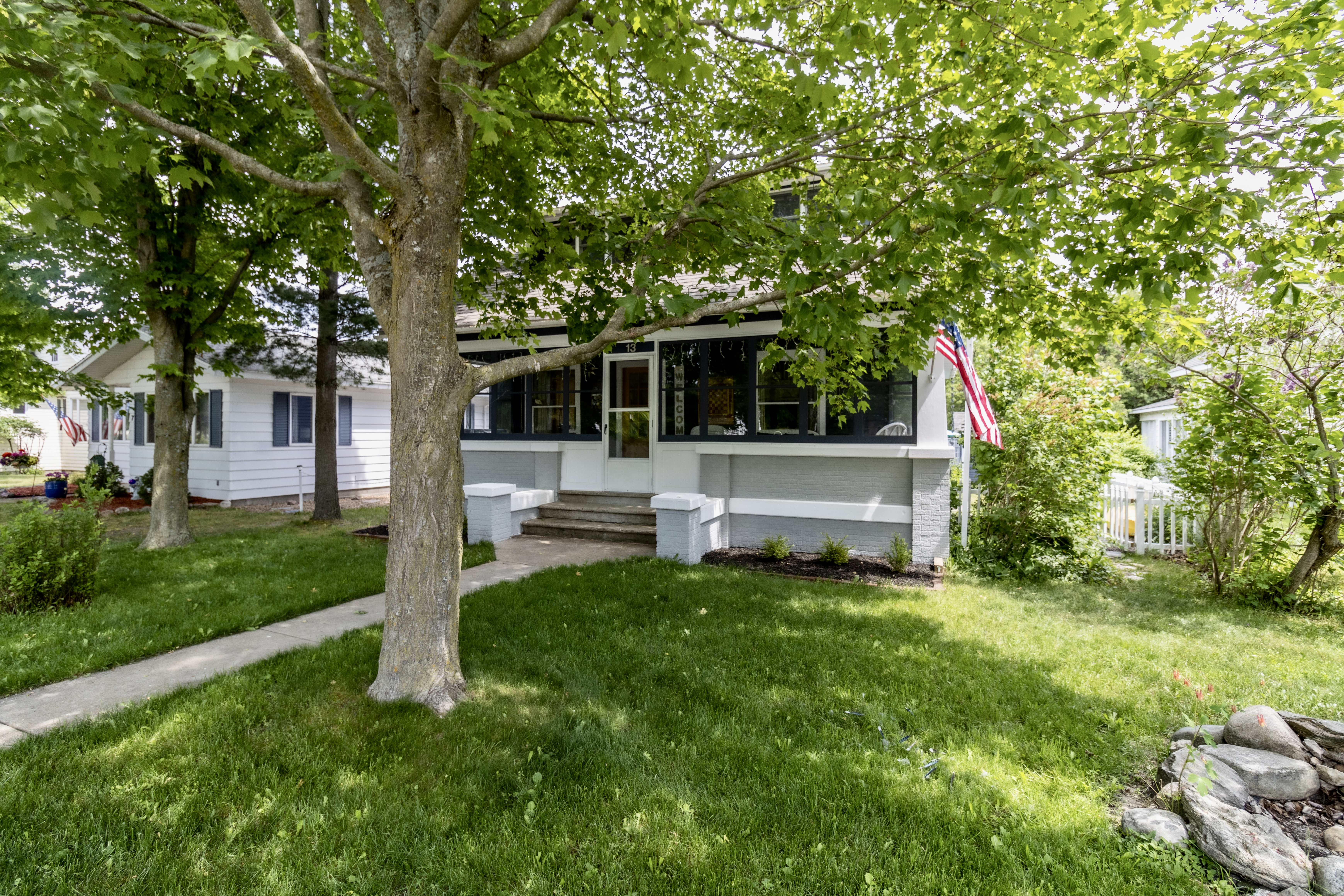 Downtown Beulah Beauty | Photo 60