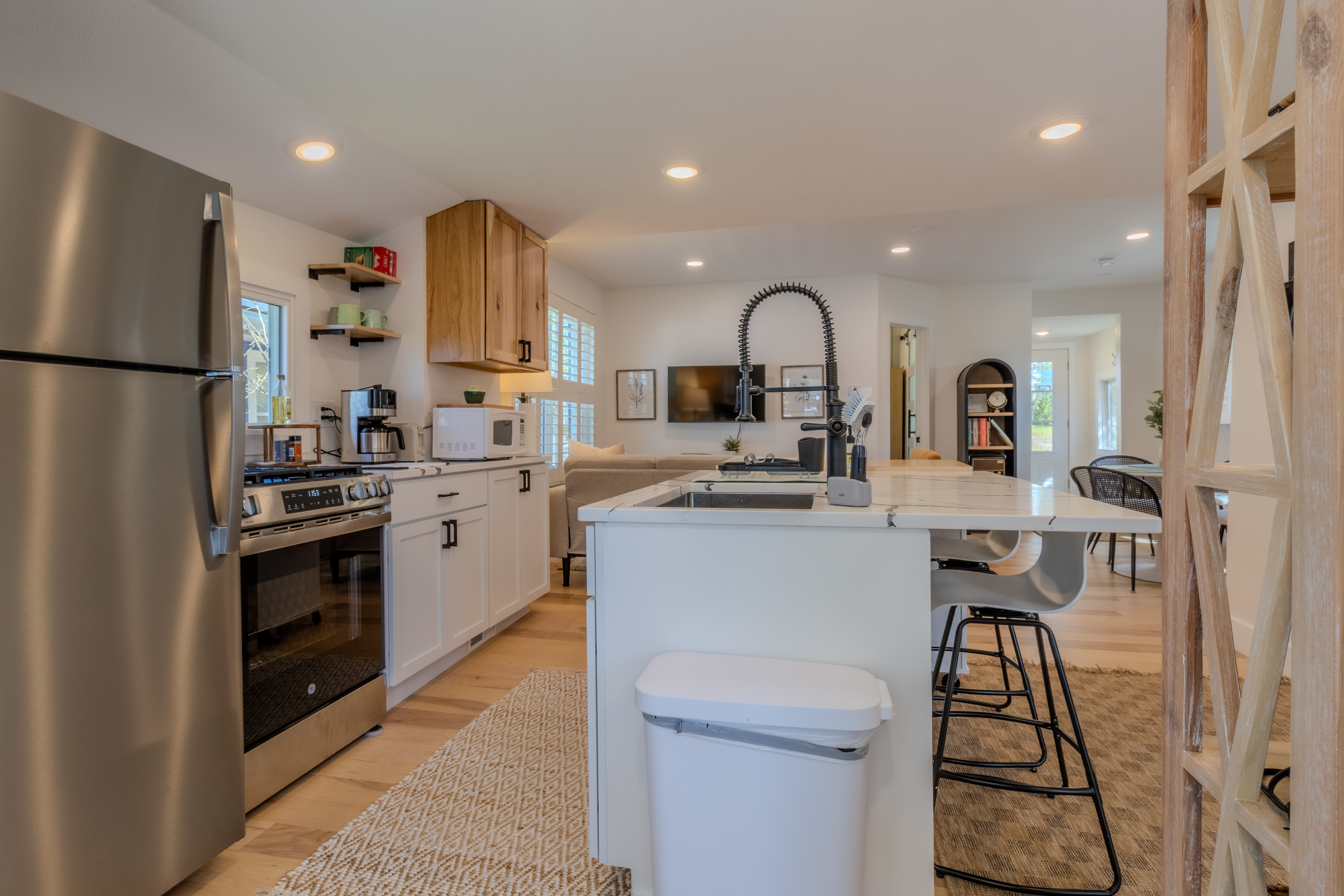 Peony Place | Photo 15