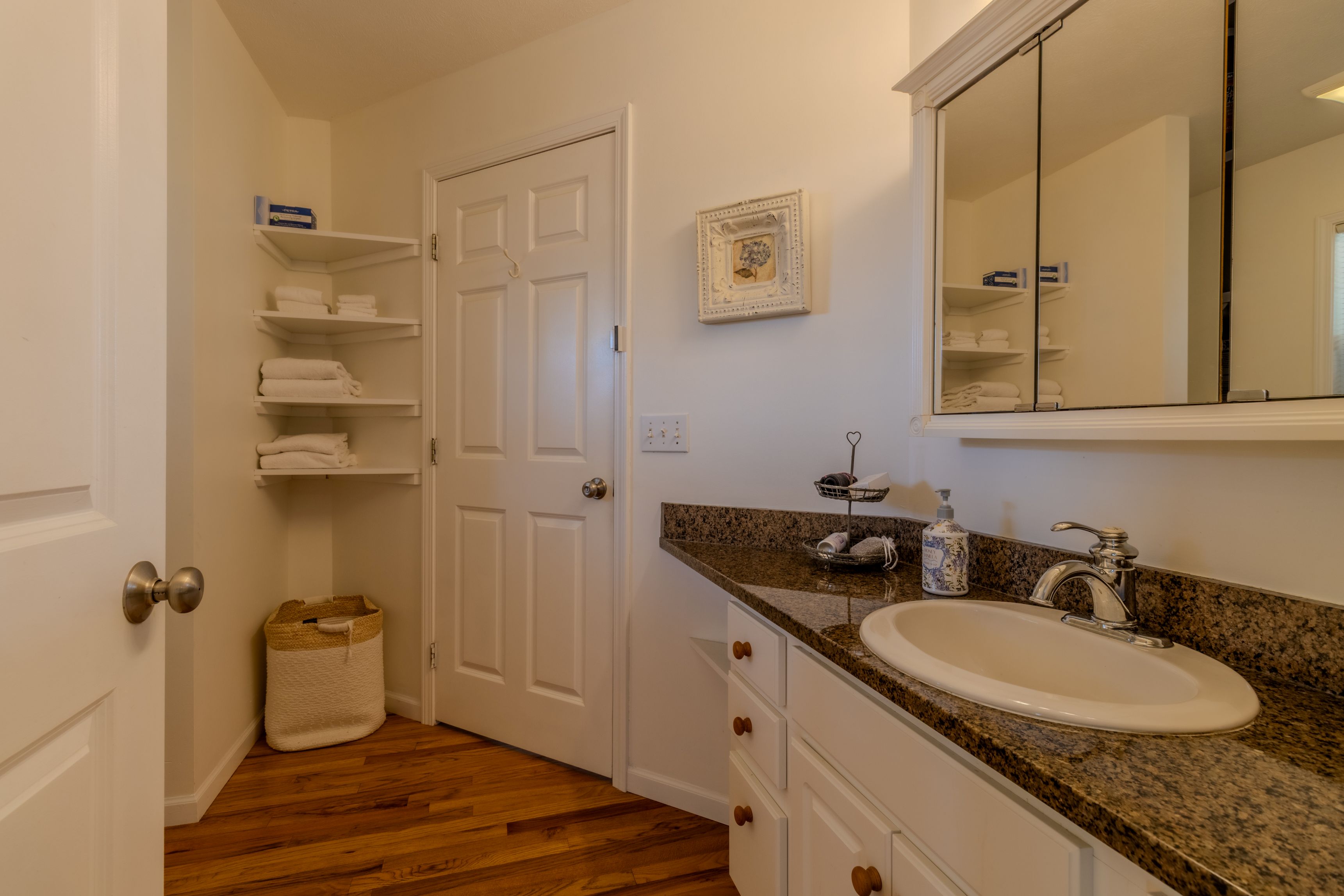 Sunset Suite | Photo 5