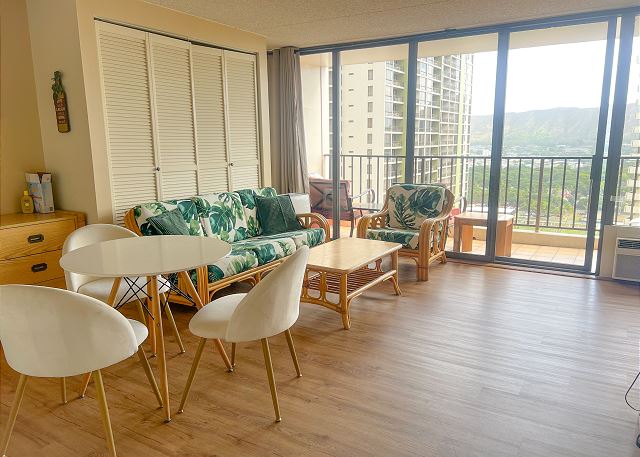 Welcoming Waikiki Banyan 1-Bedroom