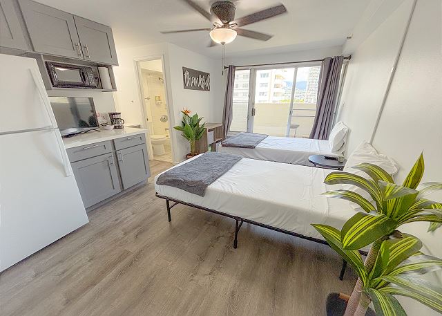 Refreshing Kuhio Village Studio