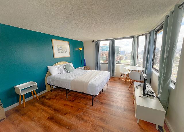 Renovated Hawaiian Monarch Mauka Studio