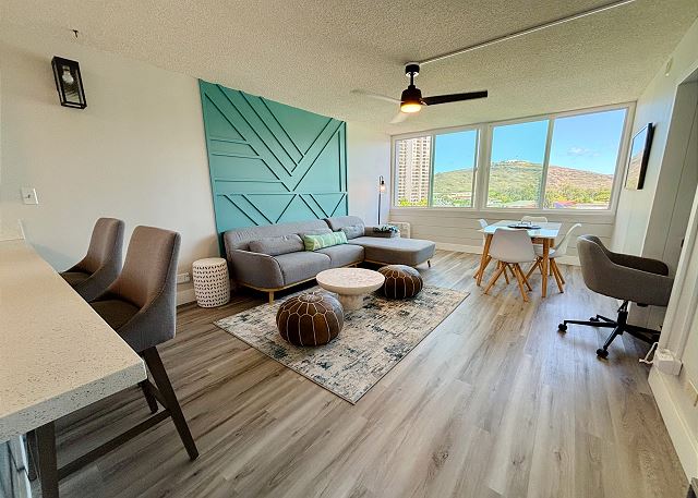 Chic Salt Lake 2-Bedroom @ FG