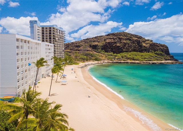 Secluded Ocean Bay Beachfront Condo on the Sand
