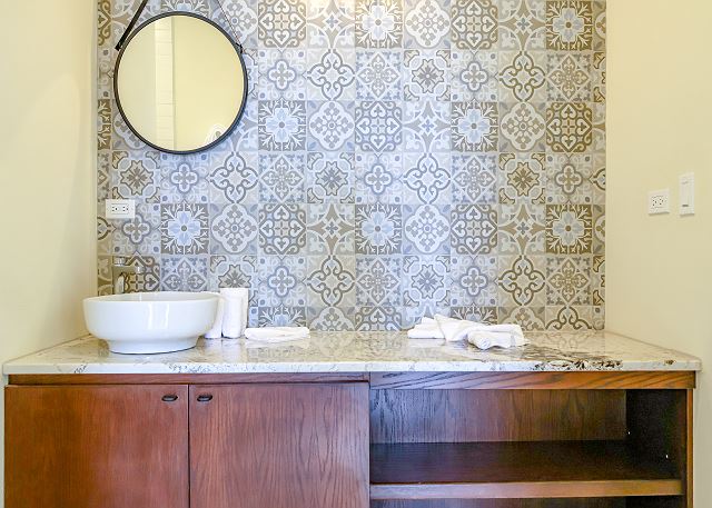 Paz del Mar Perico: Luxury King Room with Pool & Beach Access - Image 15