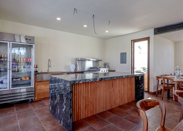 Paz del Mar Perico: Luxury King Room with Pool & Beach Access - Image 18