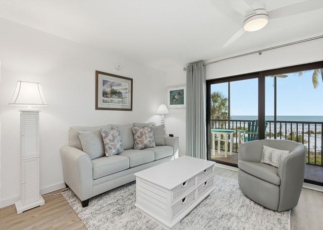 Living Room w/Sleeper Sofa