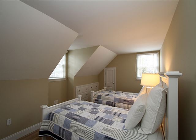 Guest Bedroom (alternate view) Guest Bedroom (alternate view)
