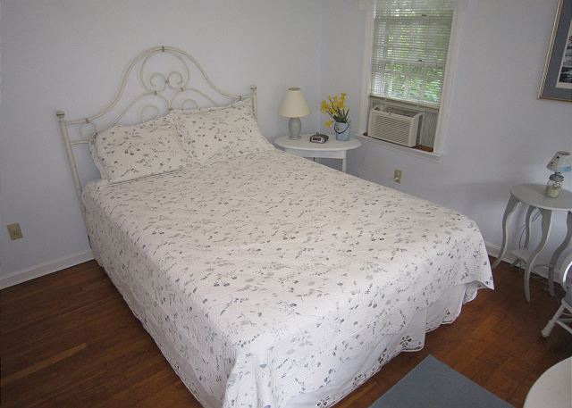 Bed #2 alternate view Bed #2 alternate view