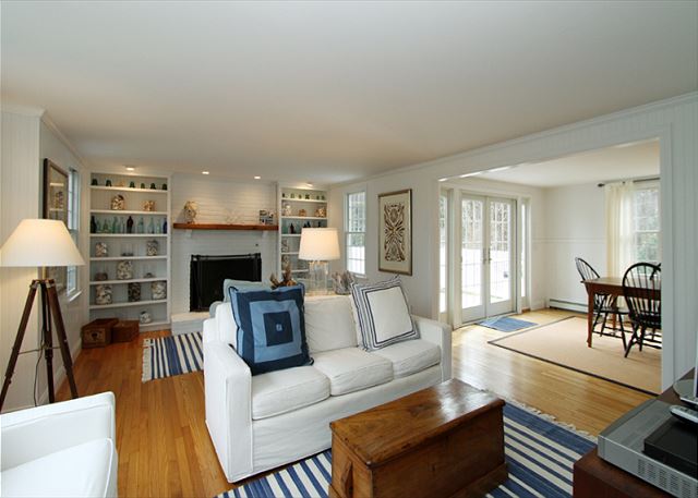 Spacious Living Room Spacious Living Room