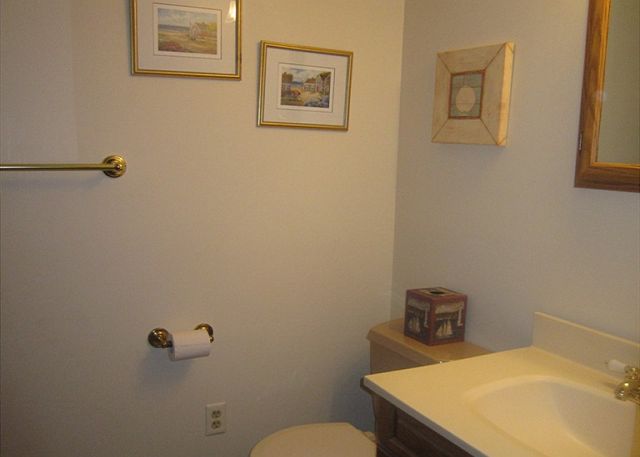 Guest Bathroom Guest Bathroom