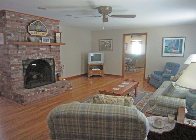Living Area (alternate view) Living Area (alternate view)