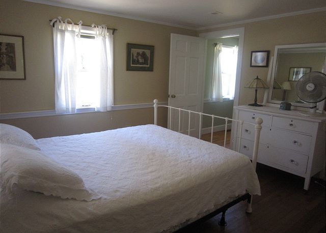 Guest Bedroom (alternate view) Guest Bedroom (alternate view)