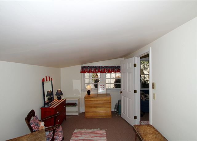 Guest house bedroom (alternate view) Guest house bedroom (alternate view)