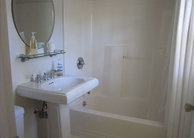 Guest Bathroom Guest Bathroom