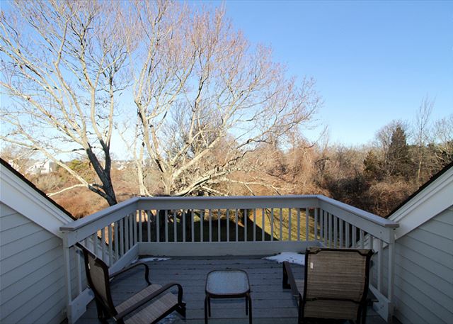 Enjoy this great balcony space Enjoy this great balcony space