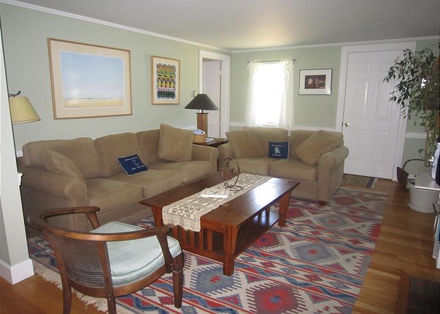 Living Area (alternate view) Living Area (alternate view)