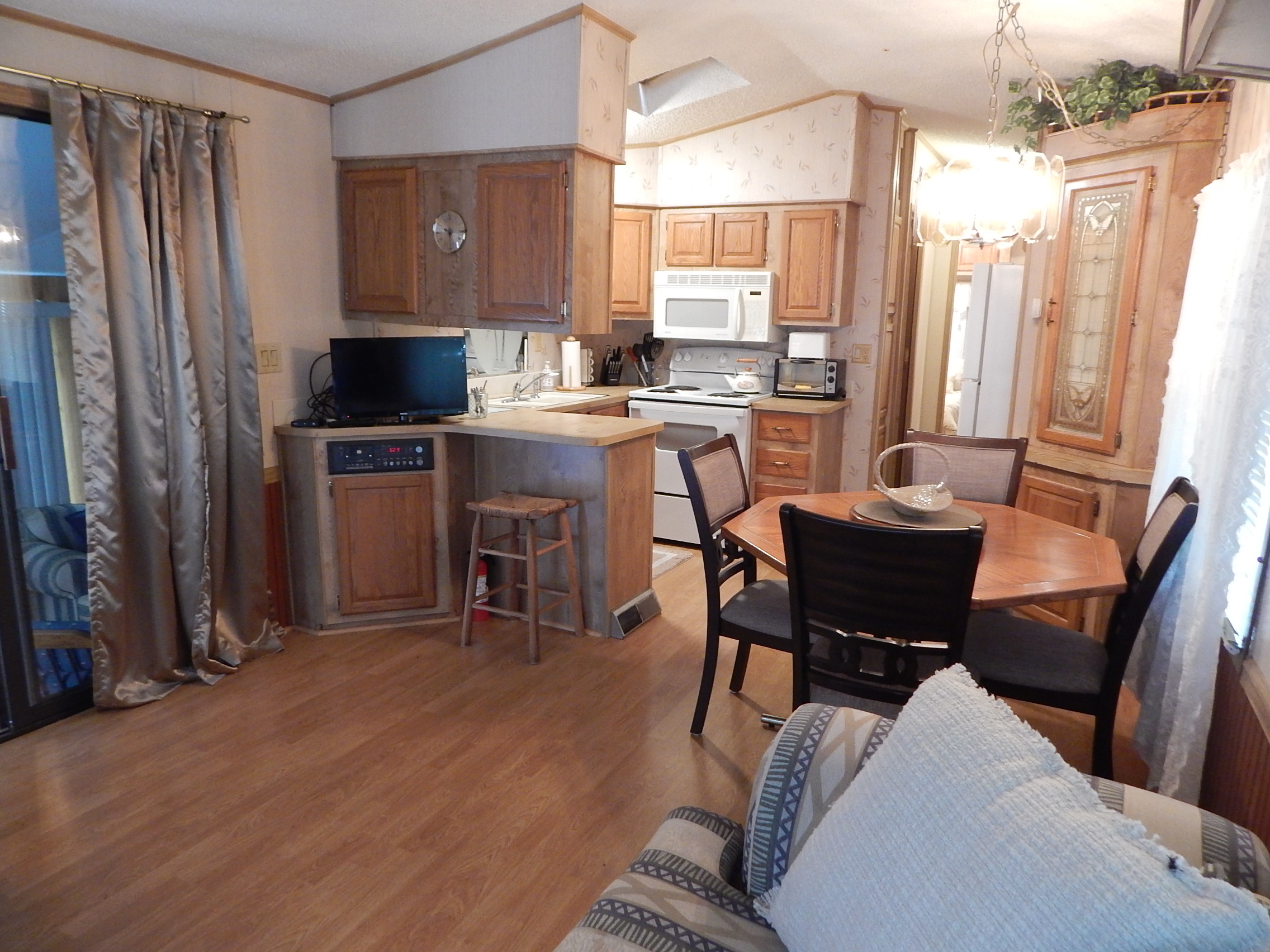 Eating area, Kitchen, Living Room area