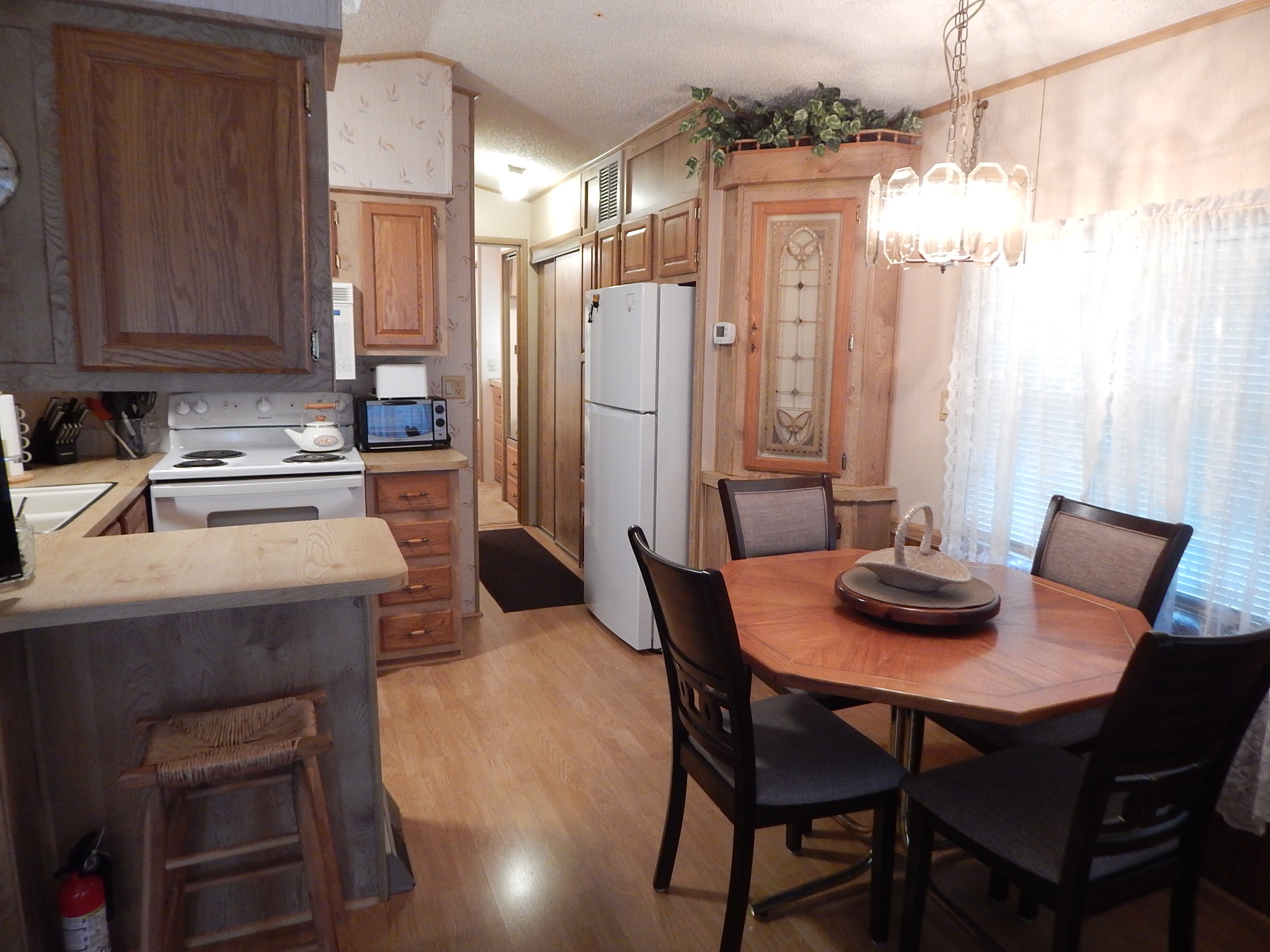 Dining Room & Kitchen area
