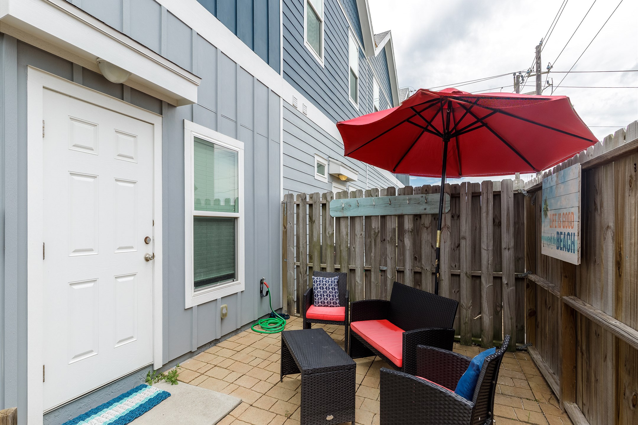 Perfect space to enjoy the Texas breeze and listen to the waves crash onshore