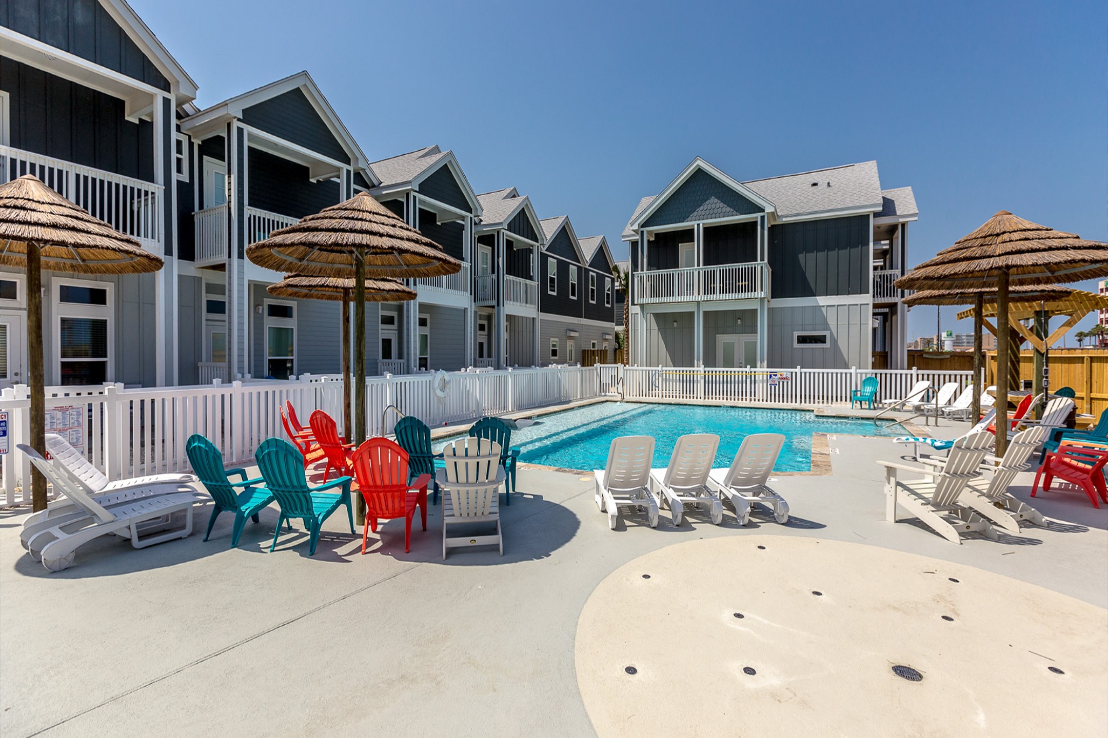 Great Pool to Spend Time With Family