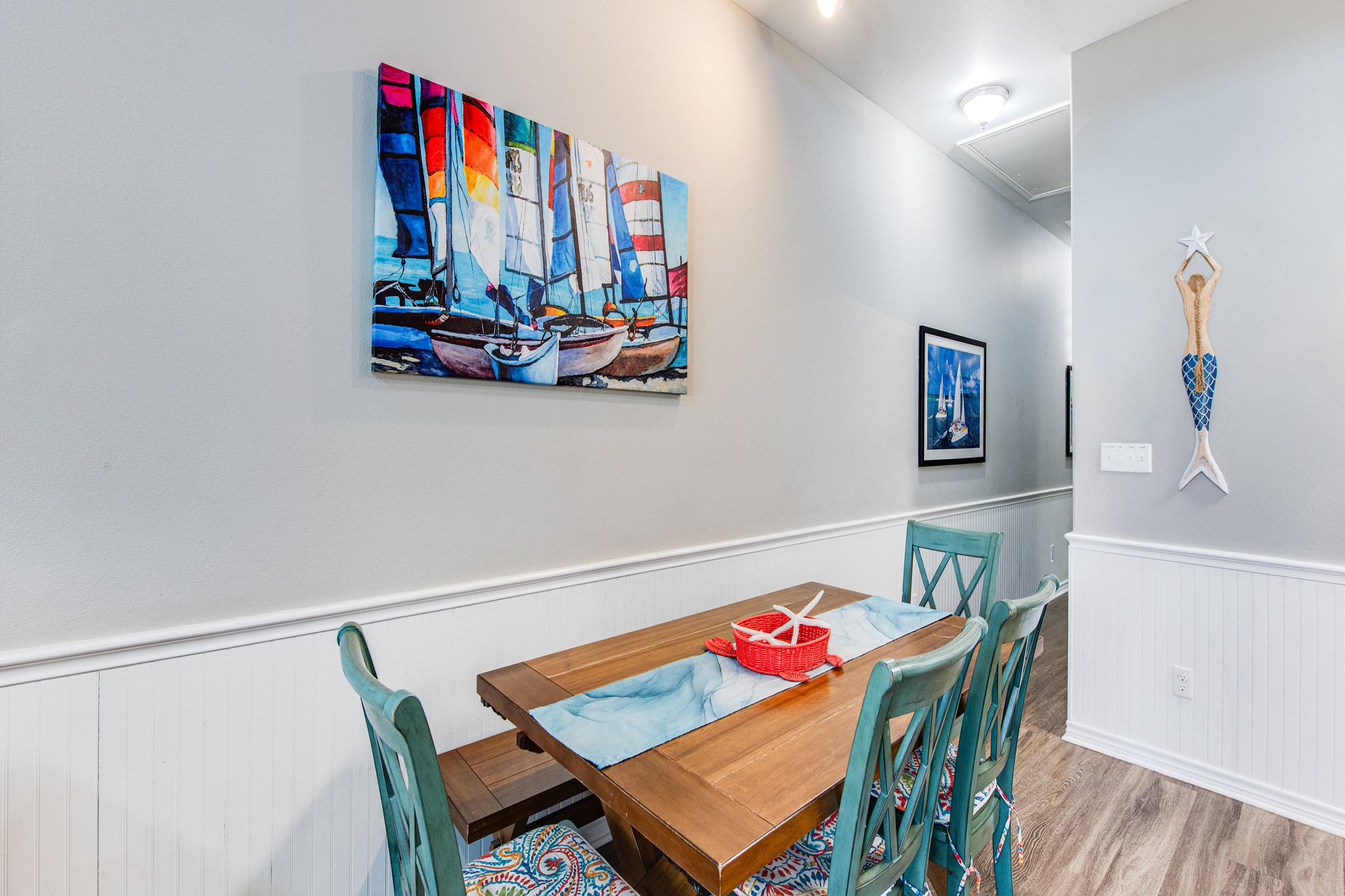 Dining area with seating for four 