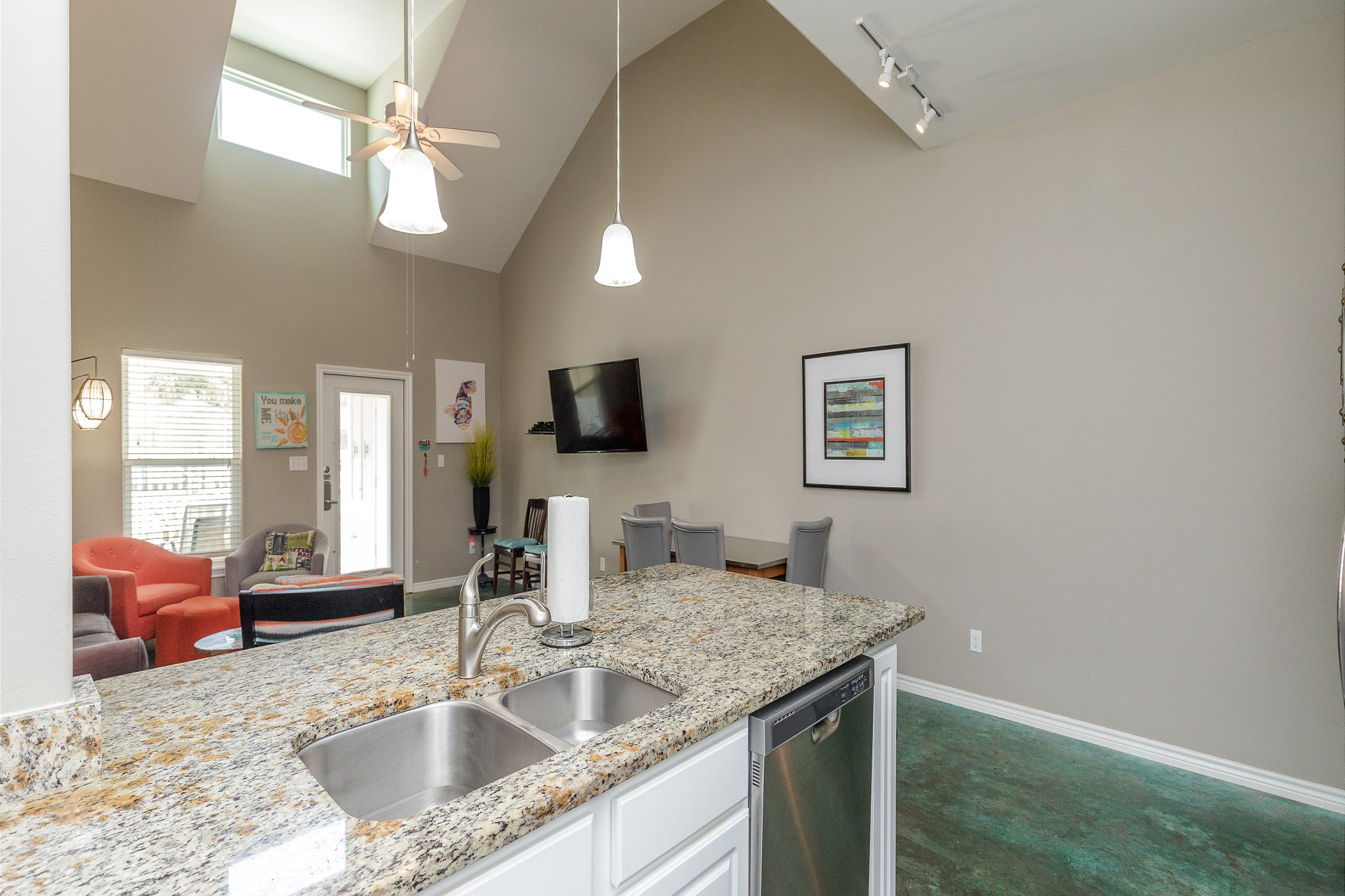 Open layout connecting the kitchen to the dining area