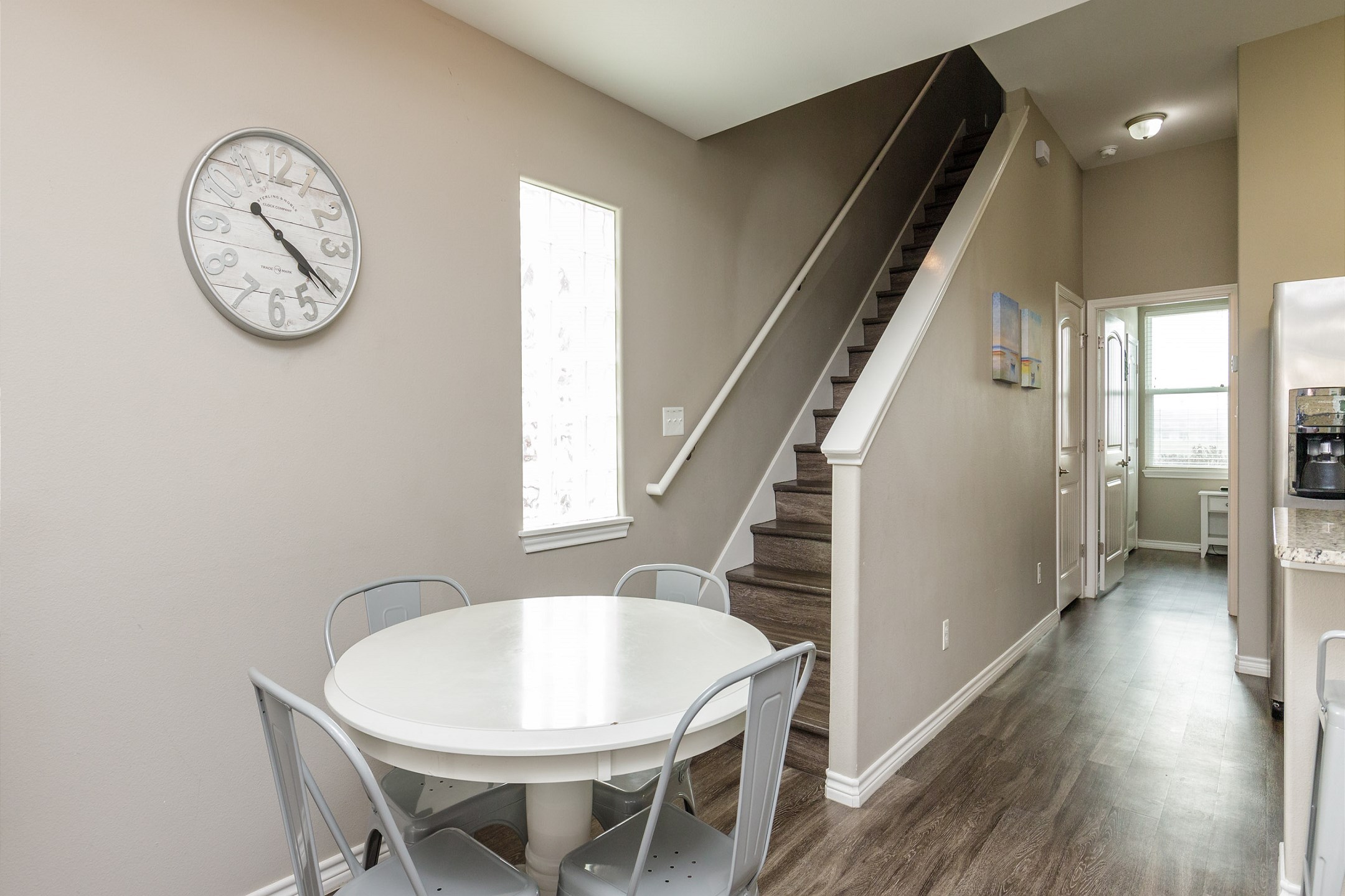Airy and bright dining area
