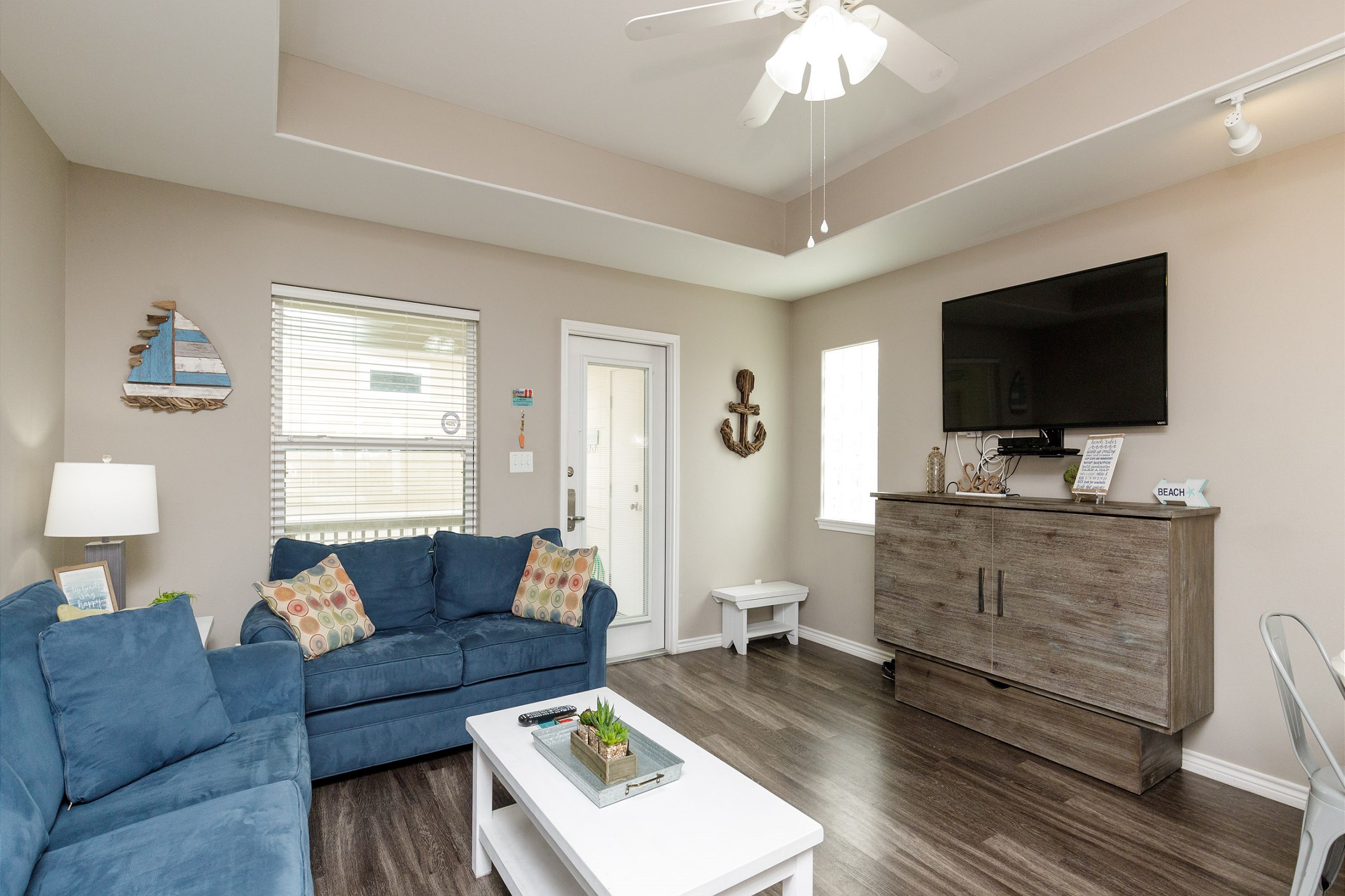 Living area great for entertaining friends and family 