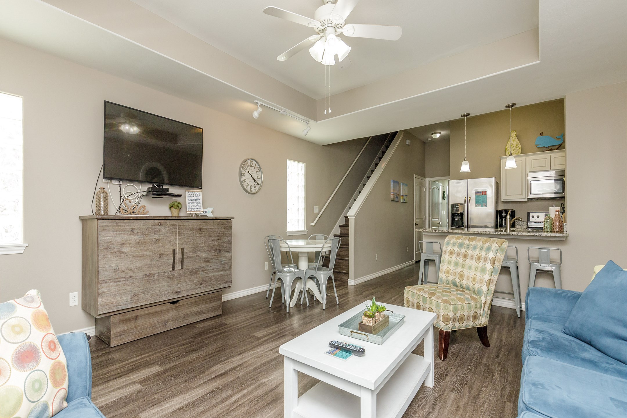 Flowing kitchen, dining, and living area