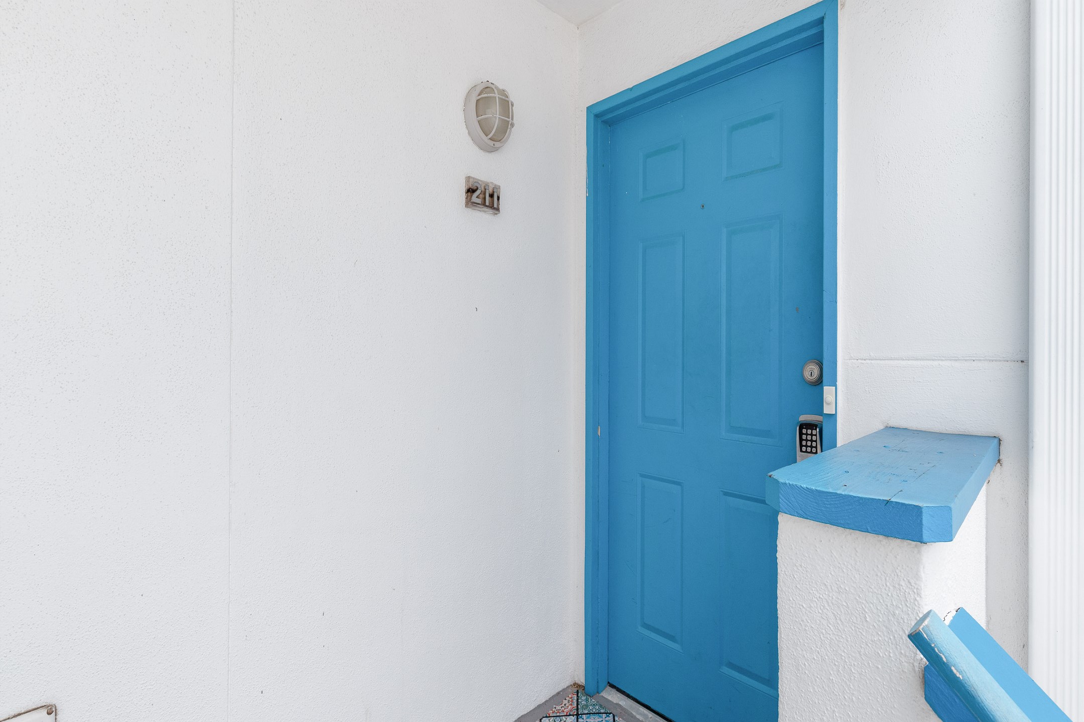 Welcome to The Fisherman''s Dream! Condo #211 at Spinnaker located on the second floor 