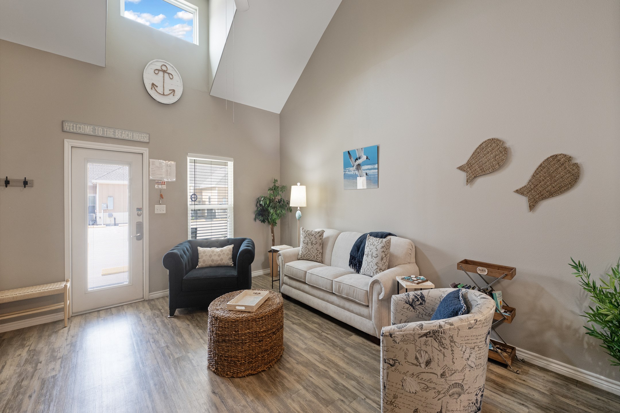 Living area with queen size sleeper sofa