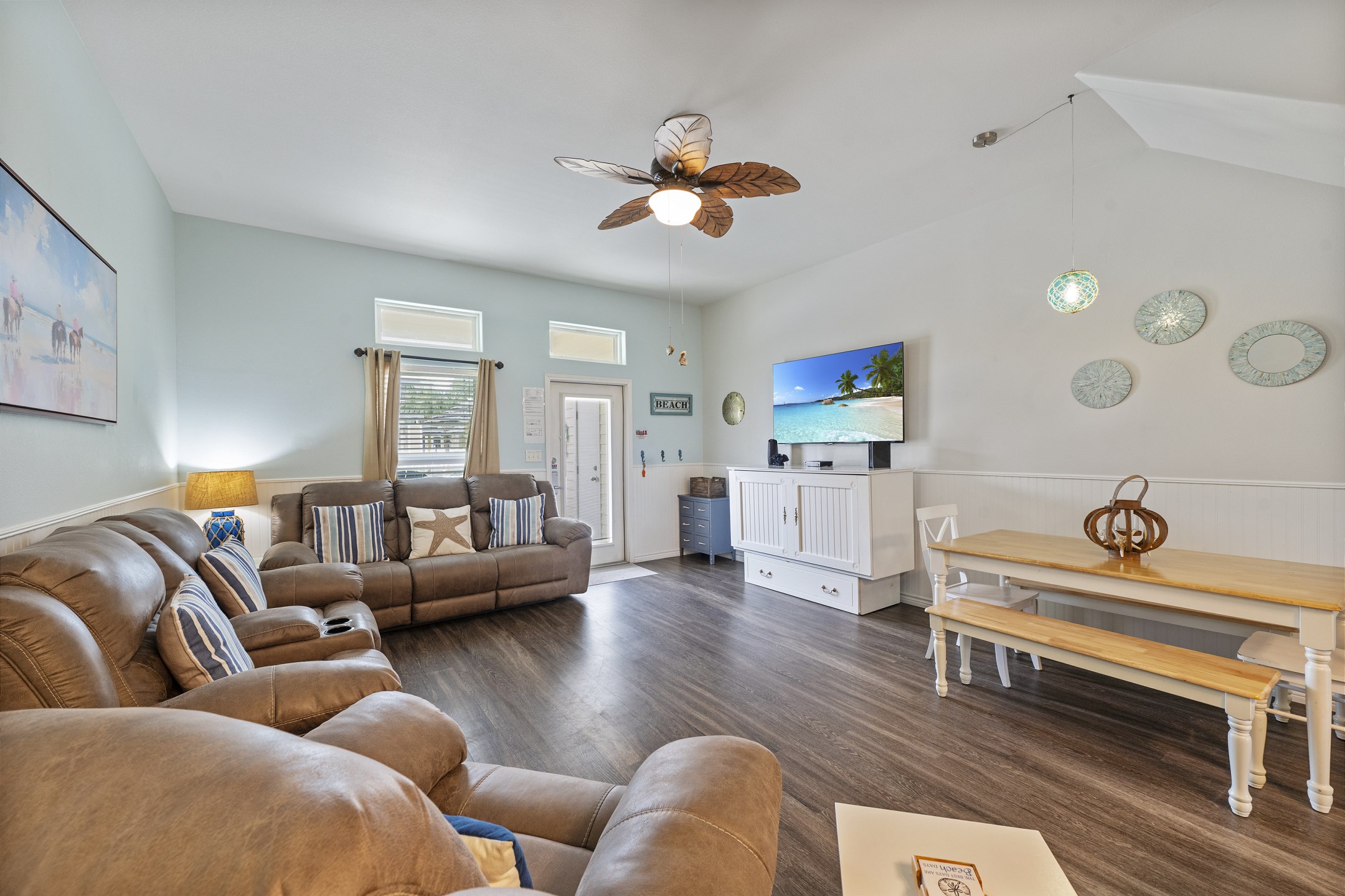 Open concept living, dining and kitchen area to enjoy with the family 