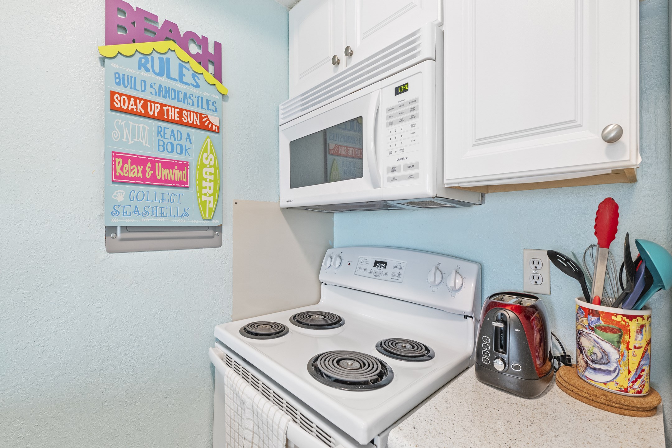 Fully equipped kitchen area 