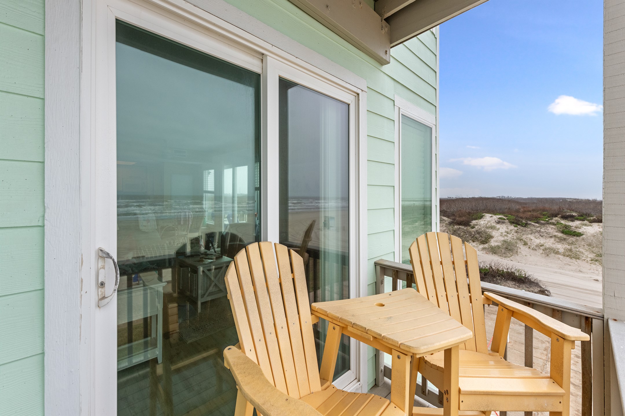 Perfect spot to unwind on your vacation and relax in style on the private balcony