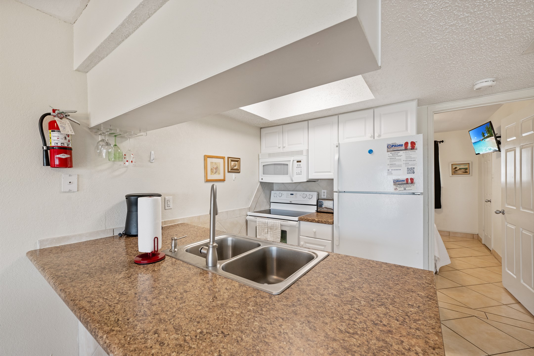 Fully equipped kitchen to cook up any meal of the day