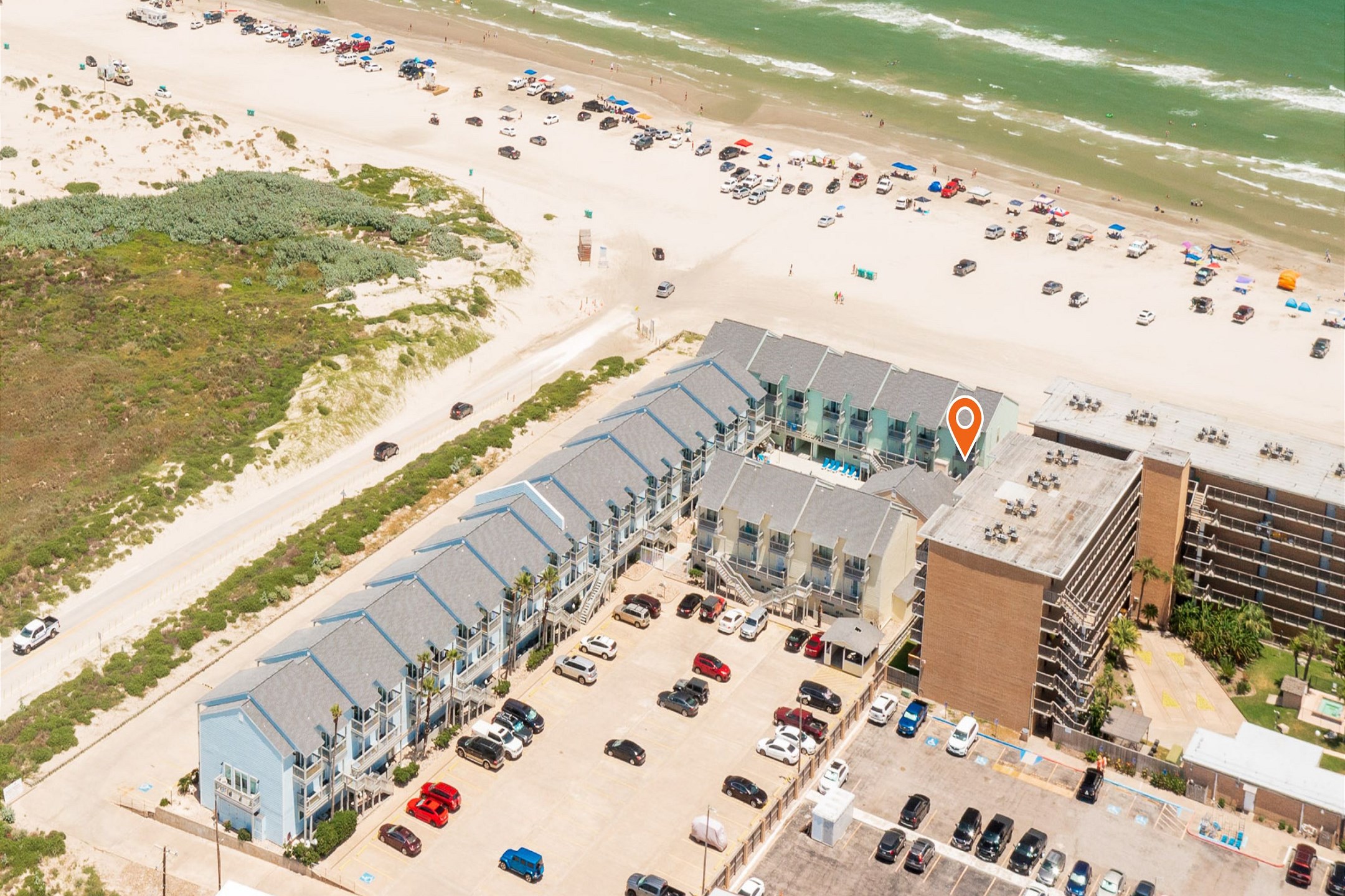 El Constante 201 - Second floor beachfront condo