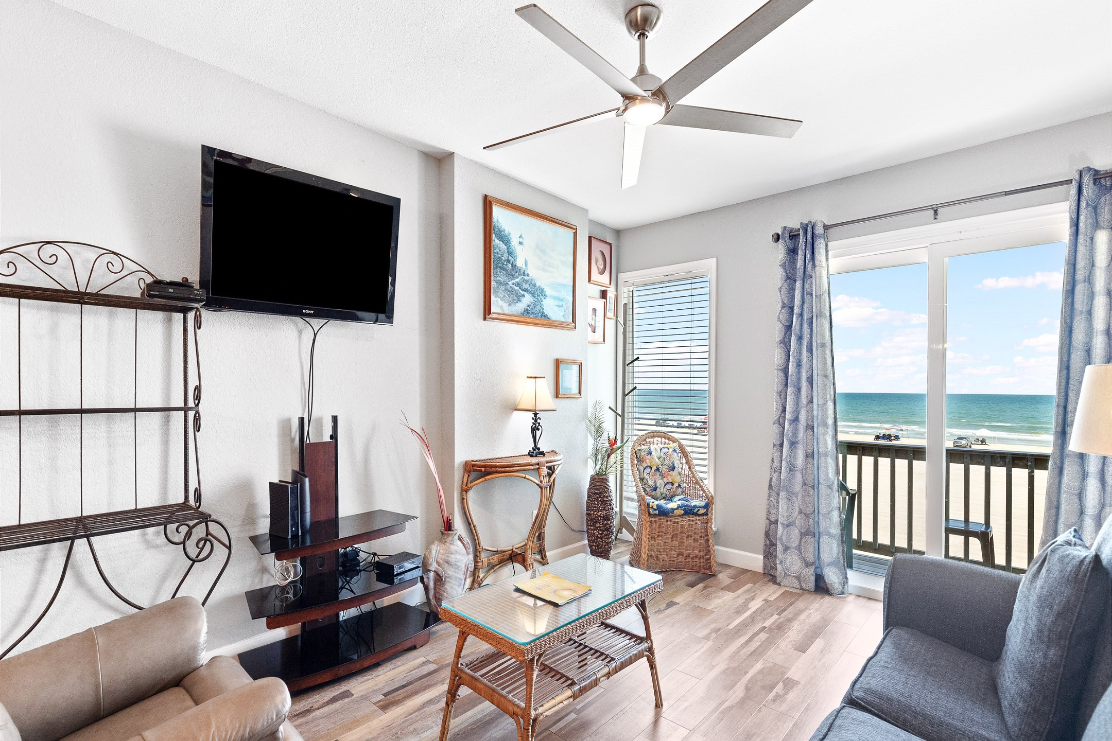 Beautiful living space with breathtaking beachfront views 