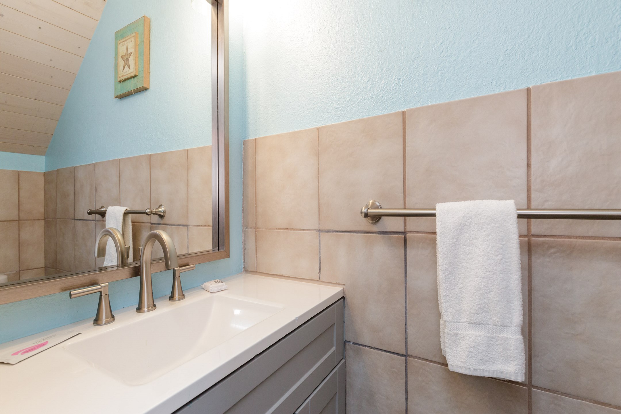 Half bathroom on the first floor 