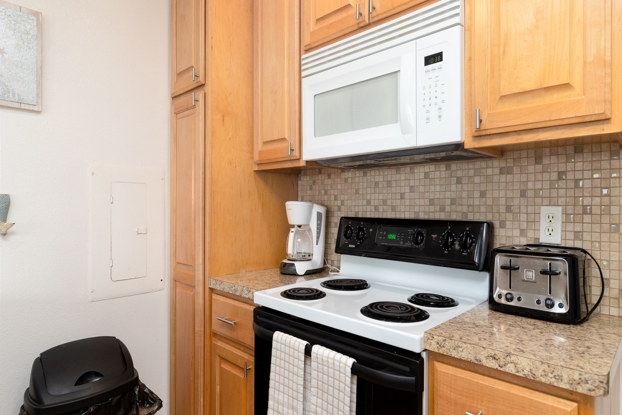 Coffee maker, toaster, and other essentials provided