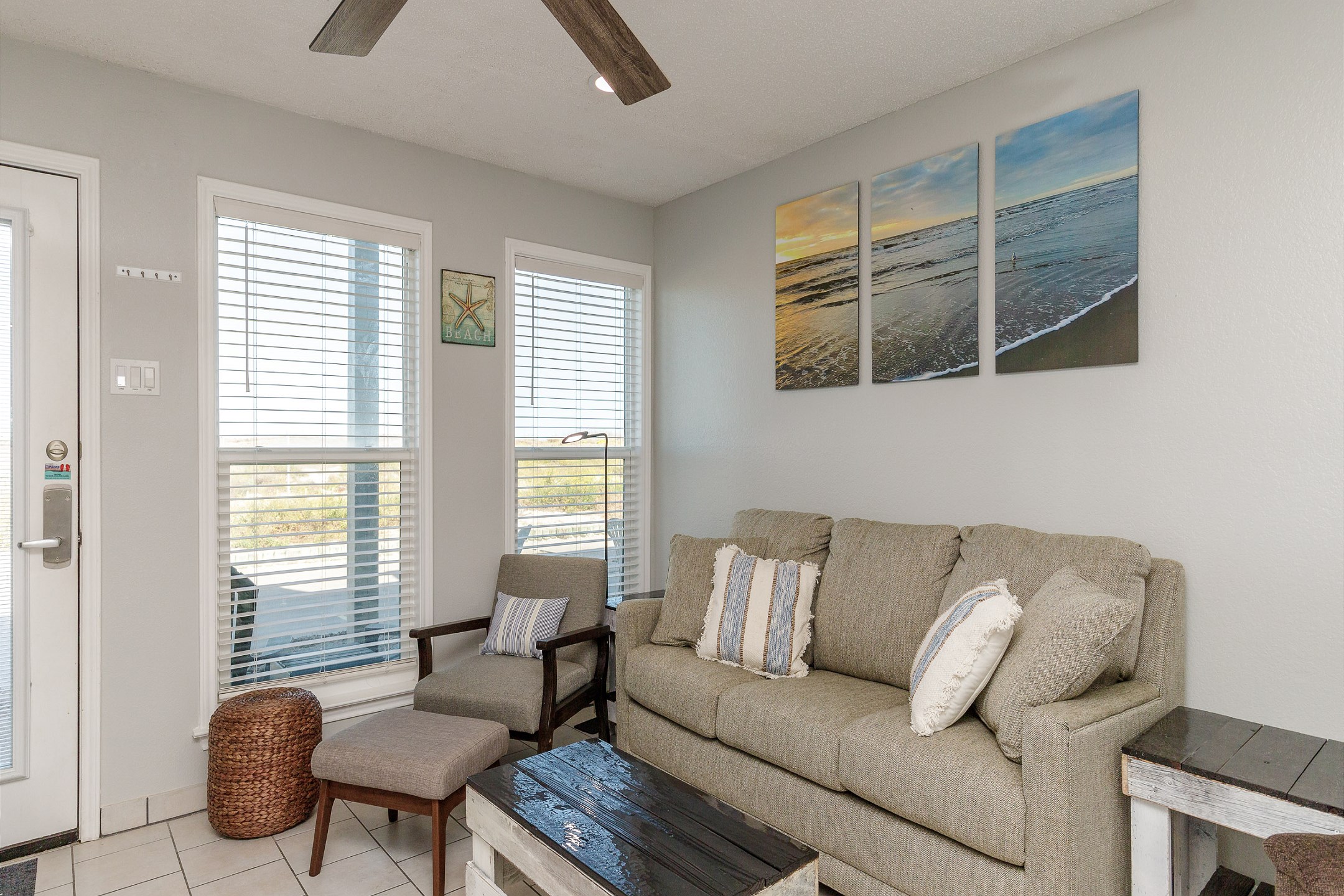 Living area with queen size sleeper sofa