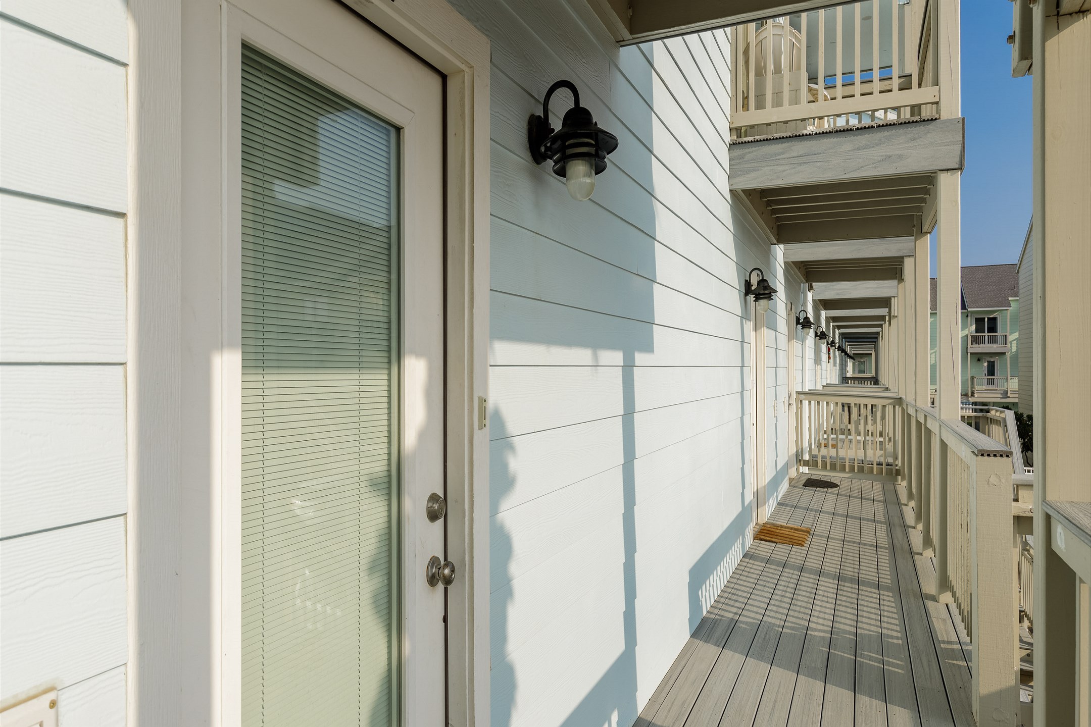 Come on in to El Constante 222, on the second floor with front door coded lock