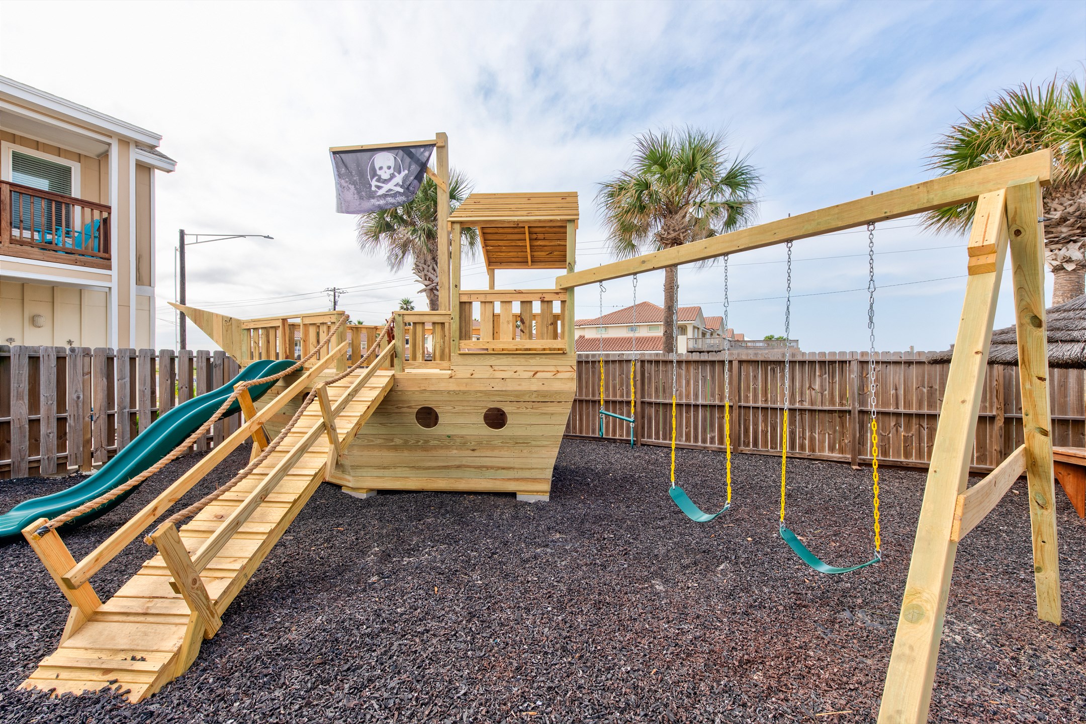 Let your little ones explore this ship-inspired playground, designed for hours of creative adventures and outdoor play!