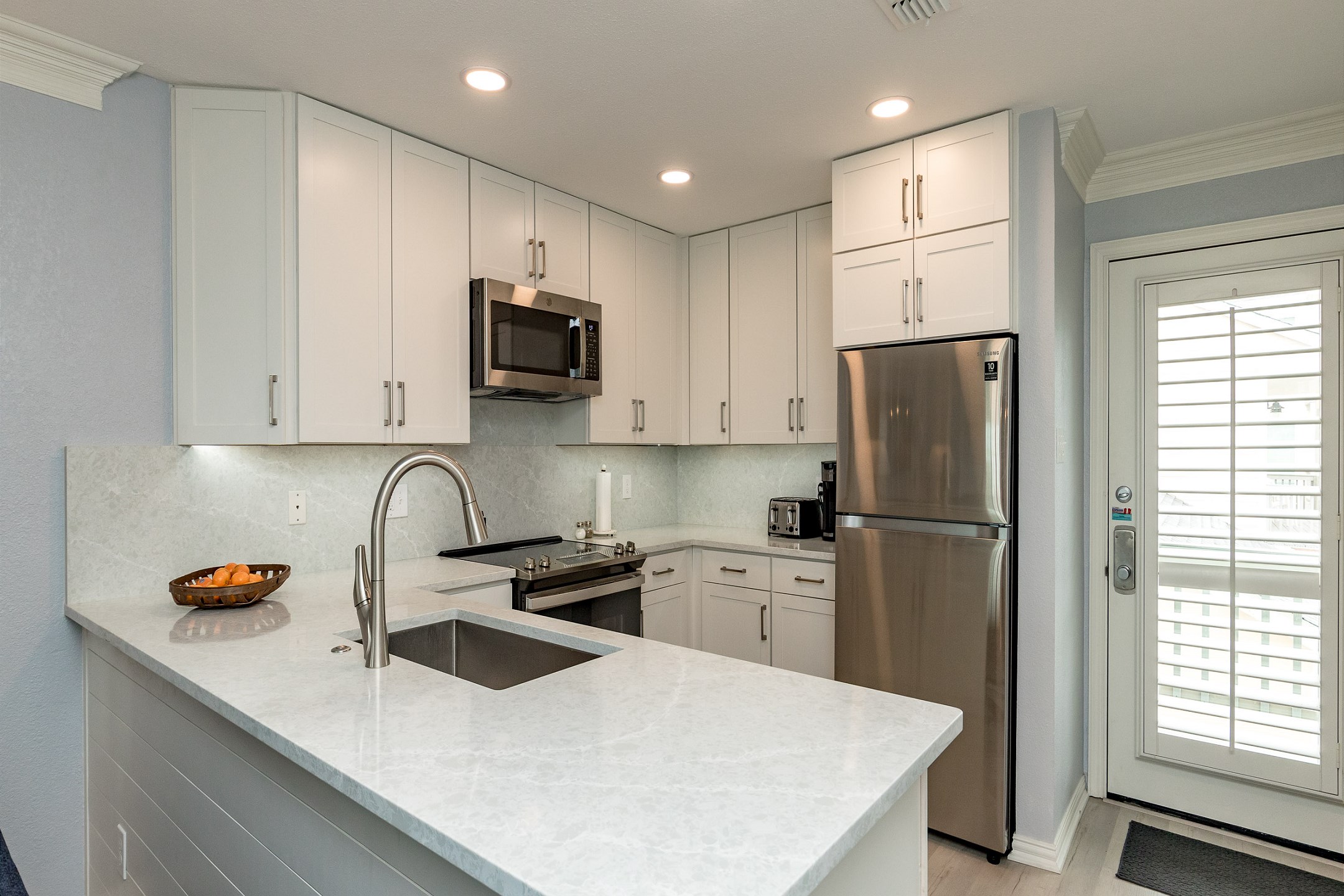 Beautiful, newly upgraded kitchen area with 12-cup coffee maker 