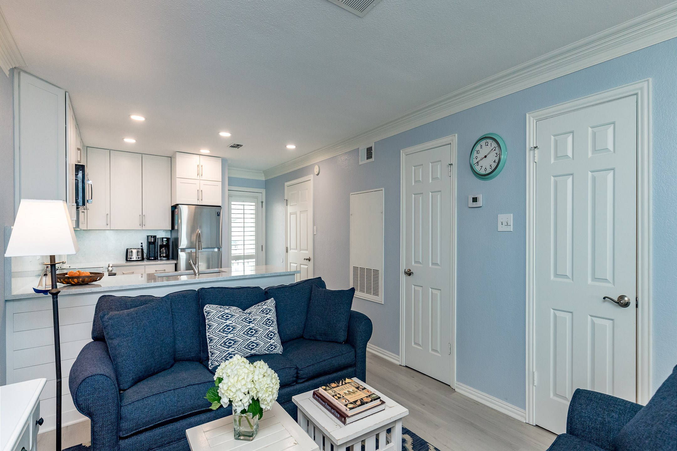 Living area with queen size sleeper sofa