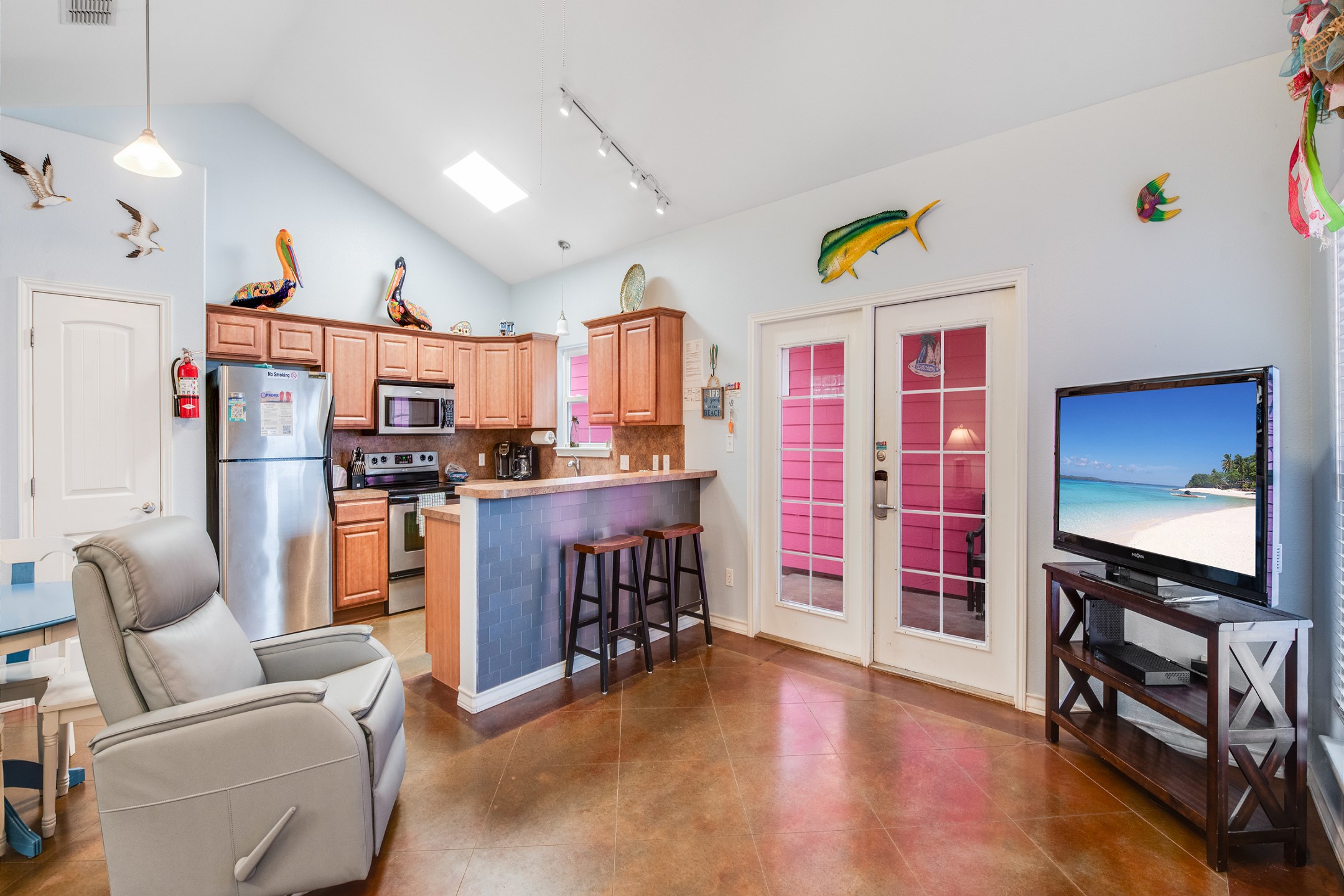 Great living and kitchen space to make new memories with the family 