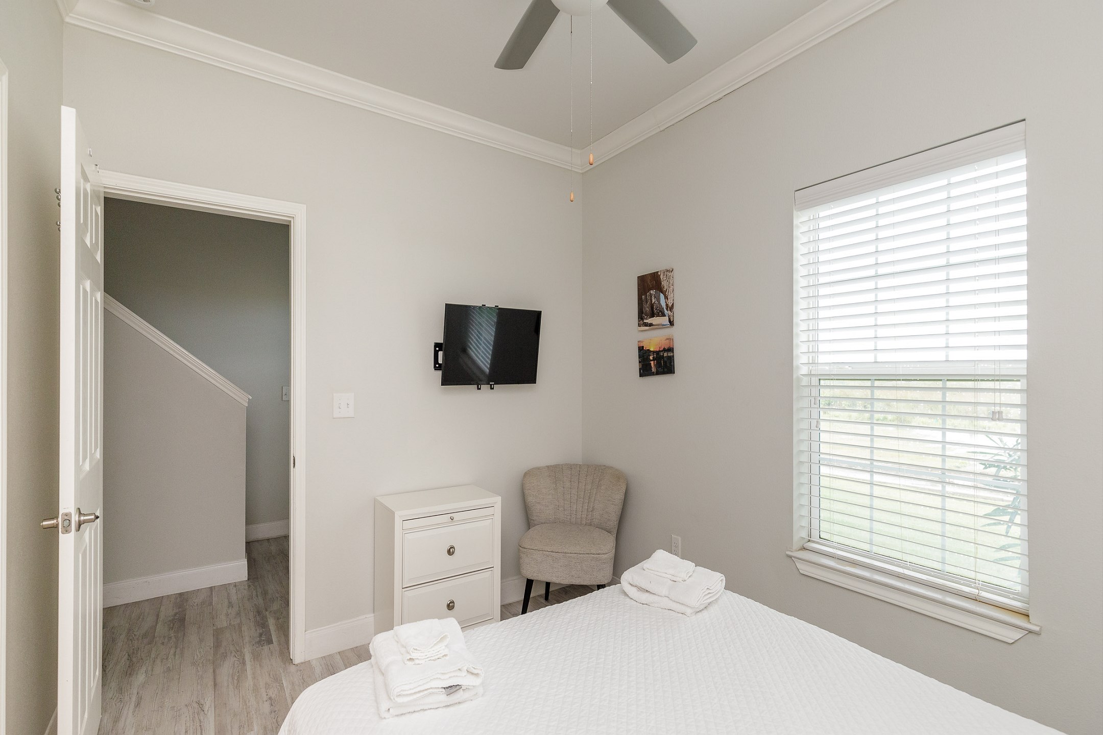 Bedroom 2 on first floor with queen size bed