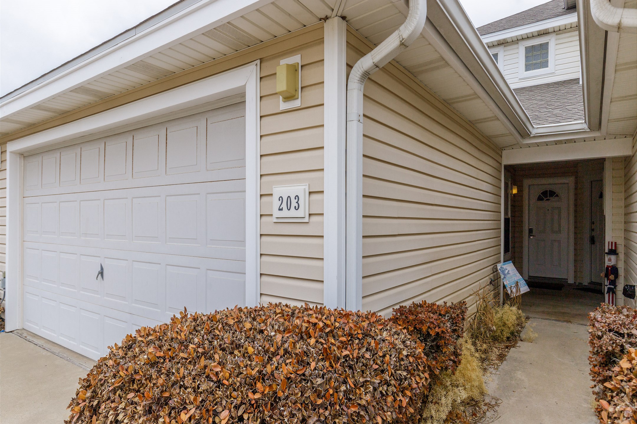 Front walk way, garage available