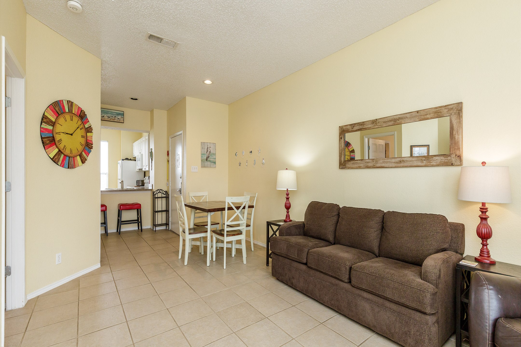 Spacious living area that opens up to the dining area and kitchen