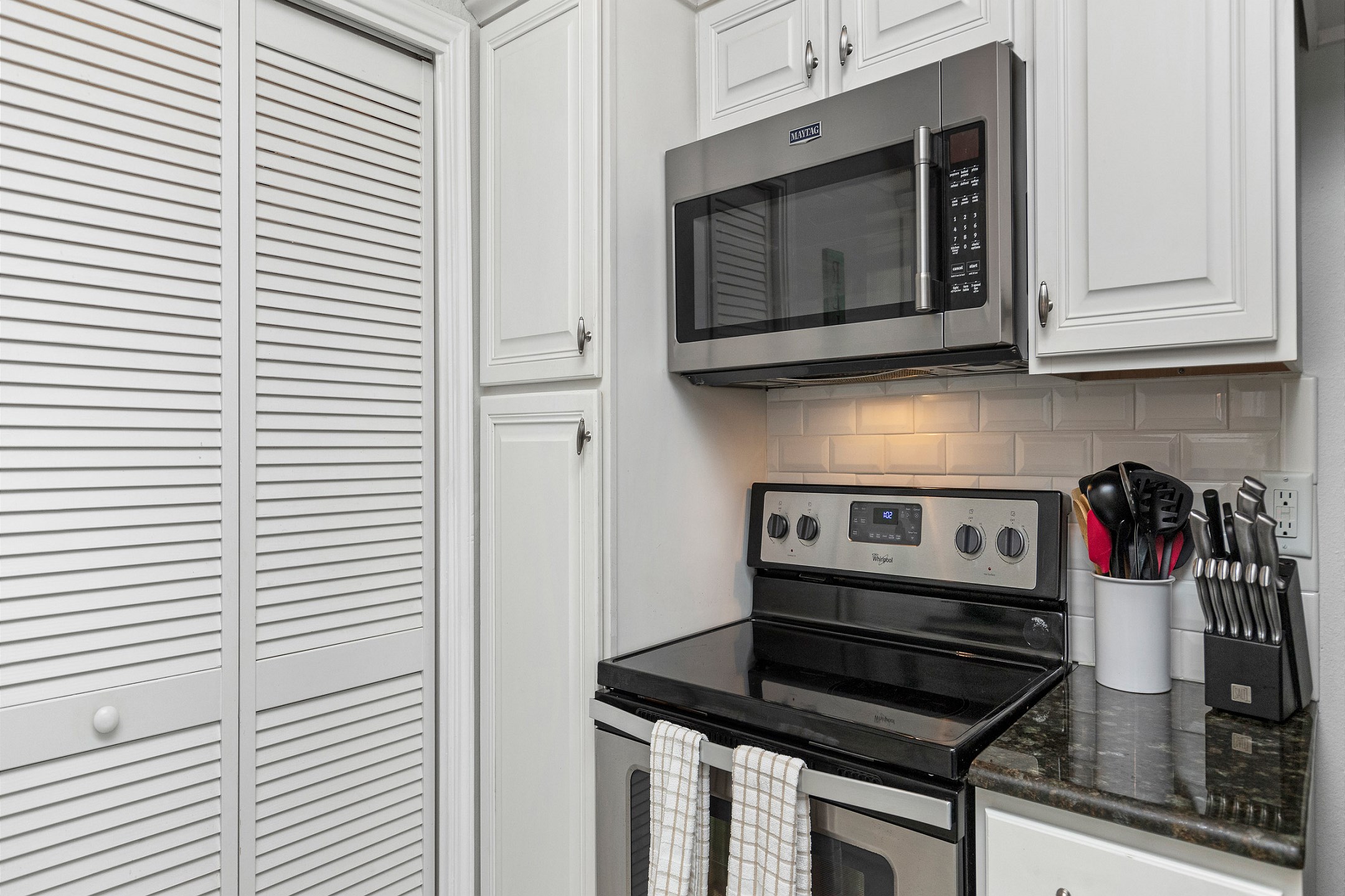 Kitchen area with everything you need to cook up meals 